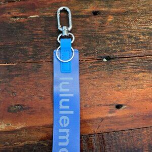 LULULEMON Never Lost Keychain - poolside blue